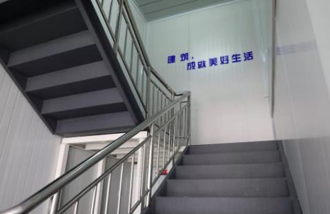 济南历城区荷花路建筑工地临时住人移动板房 济南历城区荷花路建筑工地临时住人移动板房